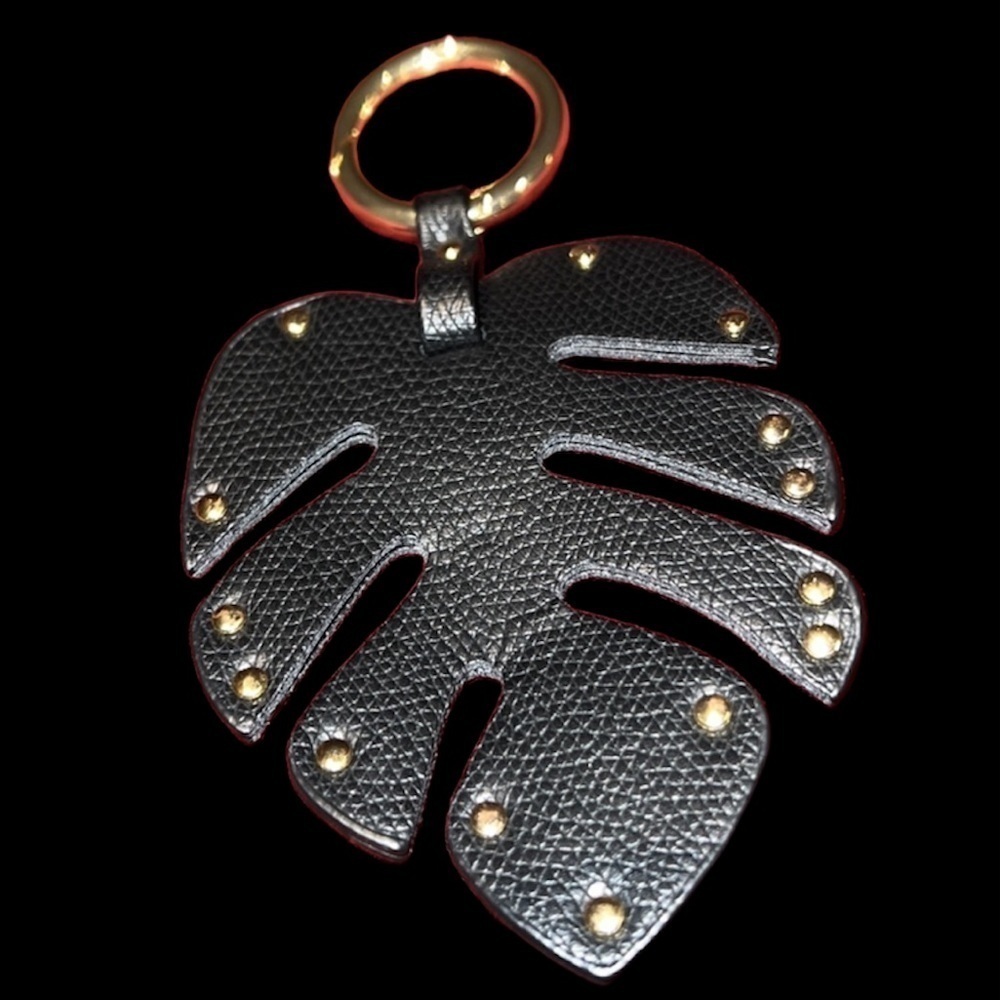 Vintage Luxury fashion faux  leather studded leaf design Large key ring
